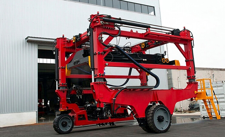 Container Straddle Carrier Crane