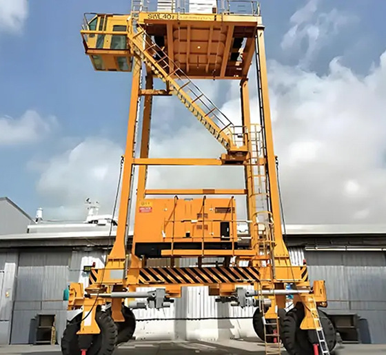 Container Straddle Carrier Crane